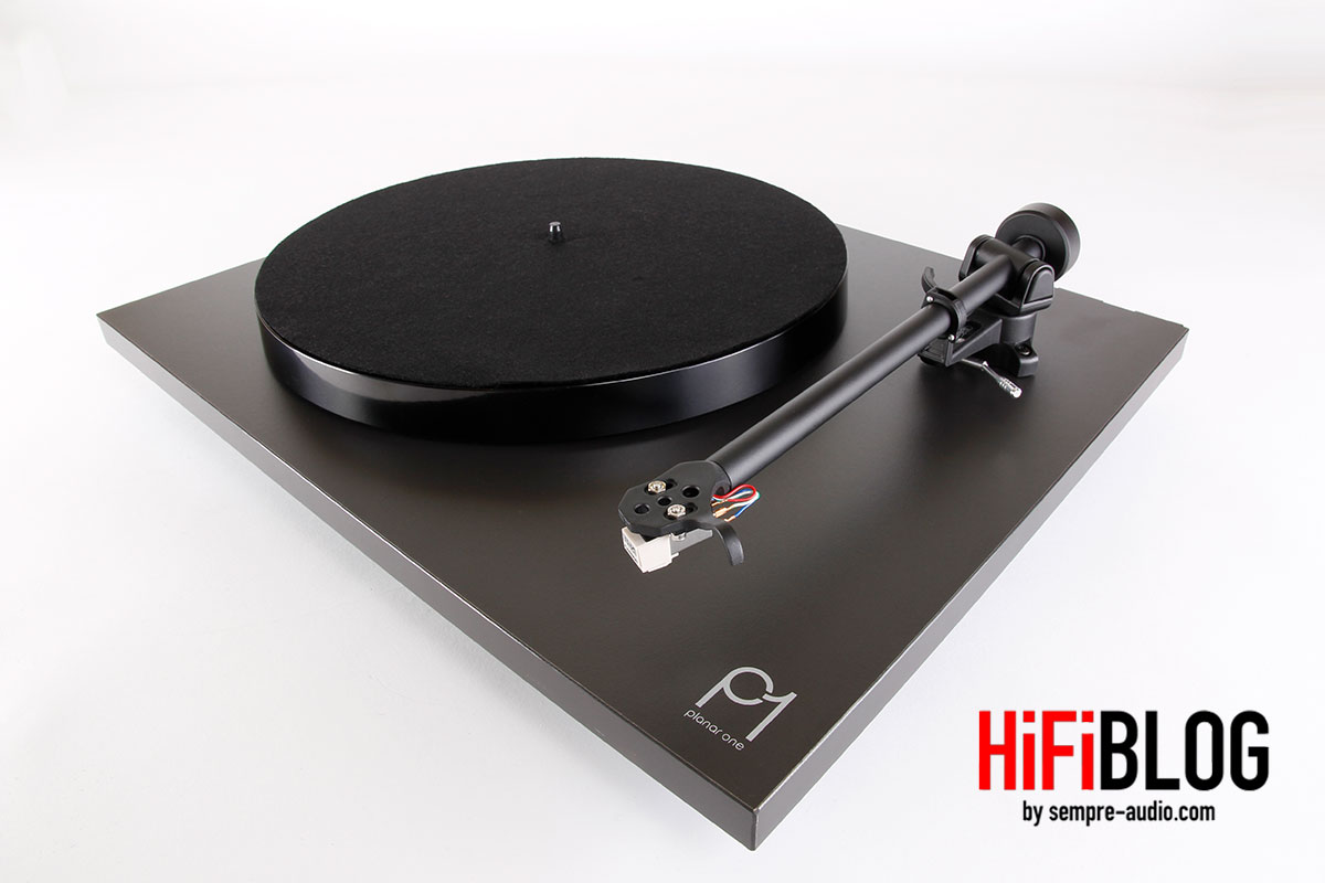 Rega Planar 1 Mattschwarz Mattweiss 01