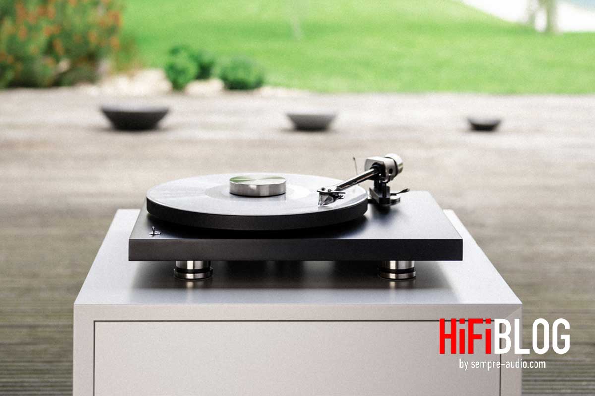 Pro Ject Debut PRO 30th Anniversary Turntable 10