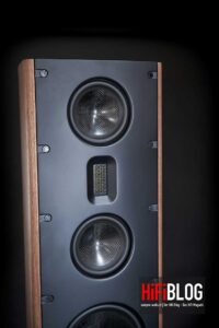 Foto © Dantax Radio A/S | Scansonic MB8 B Tower Speaker