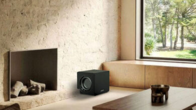 Foto © Velodyne Acoustics GmbH | Velodyne MiniVee X in Hochglanz Weiss und transparentem Acryl