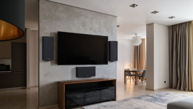 Foto © Monitor Audio Ltd. | Monitor Audio Creator Series with in-wall large speakers and mounting boxes