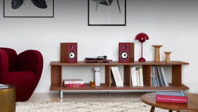 Foto © Triangle Electroacoustique | Triangle BR02 CONNECT and Triangle BR03 CONNECT in new Burgundy Edition