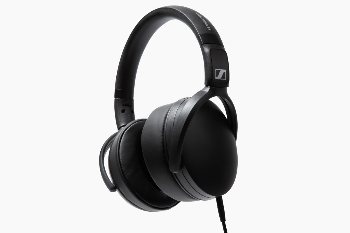 Foto © Sonova Consumer Hearing GmbH | Sennheiser CX 80U and Sennheiser HD 400U