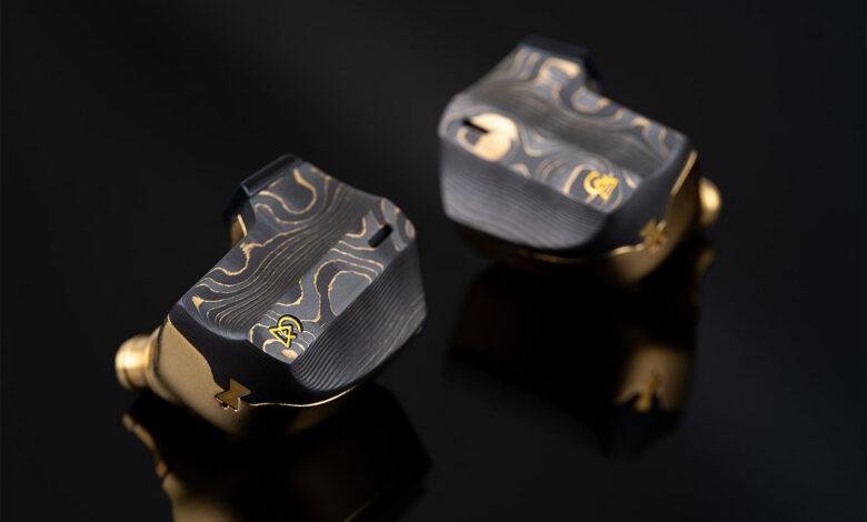 Foto © Campfire Audio LLC. | Campfire Chimera Nine-Driver Flagship In-Ear Monitor
